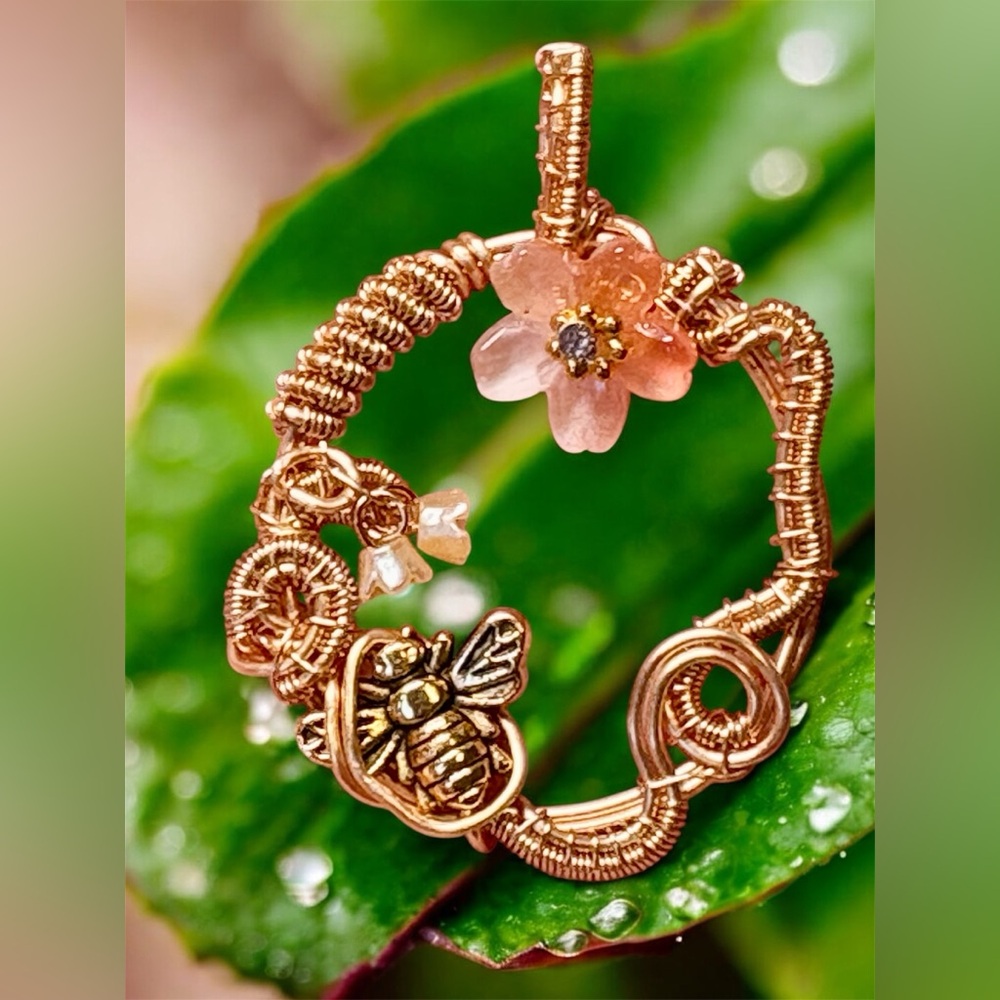 Gold Floral Bee Pendant Necklace